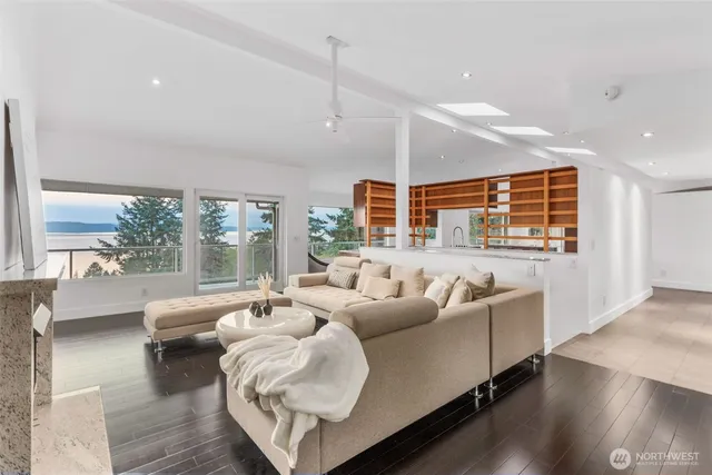 $2,200,000 | 15733 25th Avenue Southwest, Burien, WA 98166