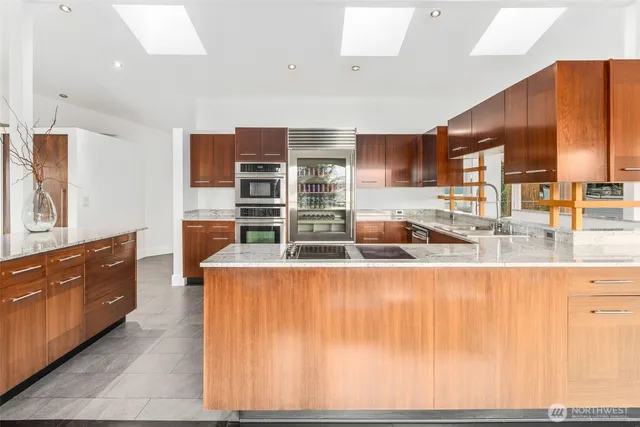 $2,200,000 | 15733 25th Avenue Southwest, Burien, WA 98166