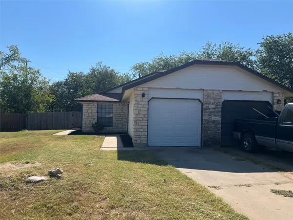 $349,900 | 905-907 Chisholm Cove, Round Rock, TX 78681