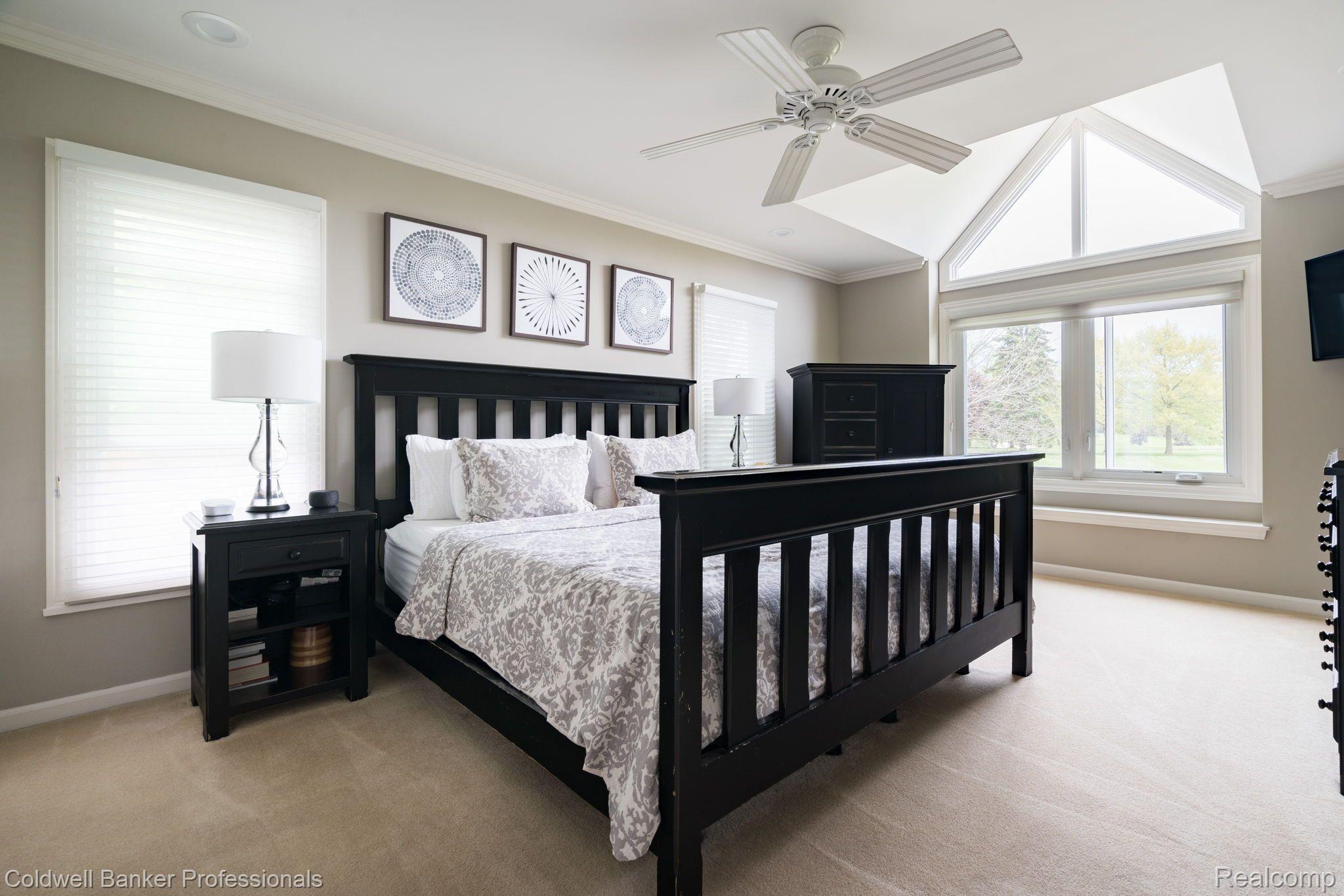 1358 Chestnut Circle Rochester, MI 48309 - Photo 20 of 46 Primary Suite with Golf Course Views!