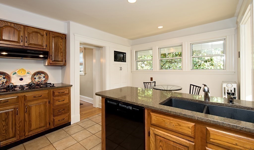 4 Hamilton Road Waltham, MA 02453 - Photo 14 of 42