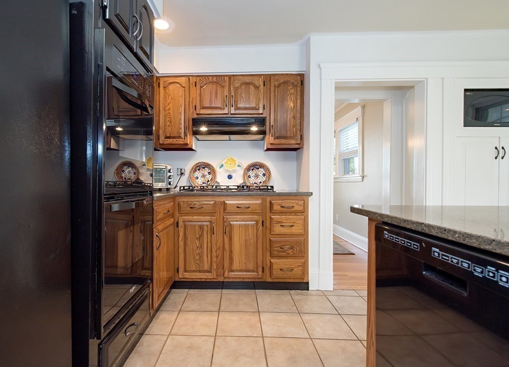 4 Hamilton Road Waltham, MA 02453 - Photo 15 of 42