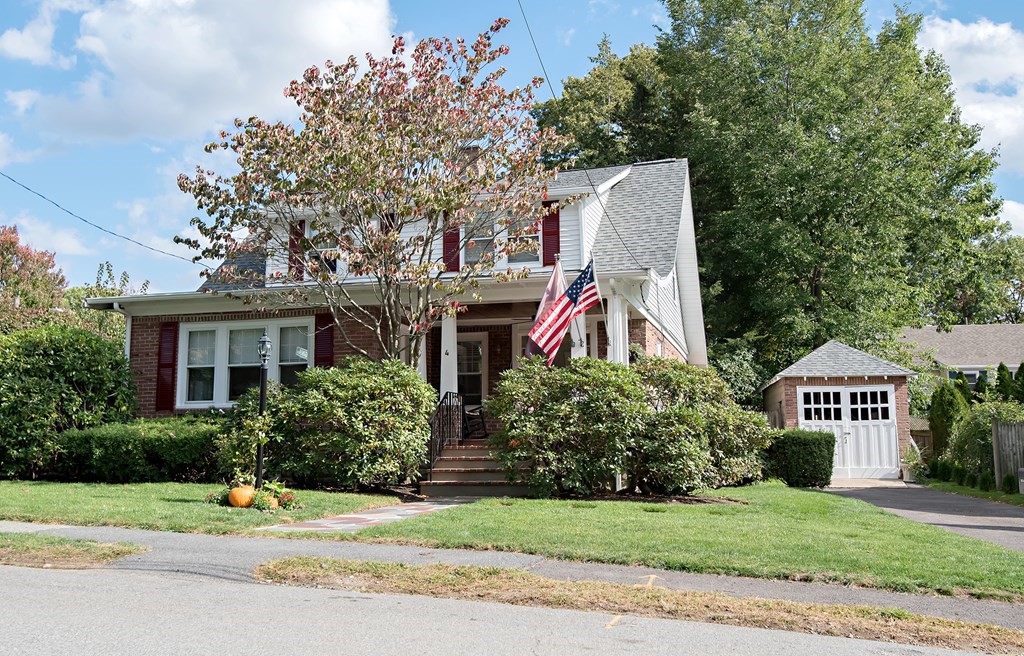 4 Hamilton Road Waltham, MA 02453 - Photo 3 of 42