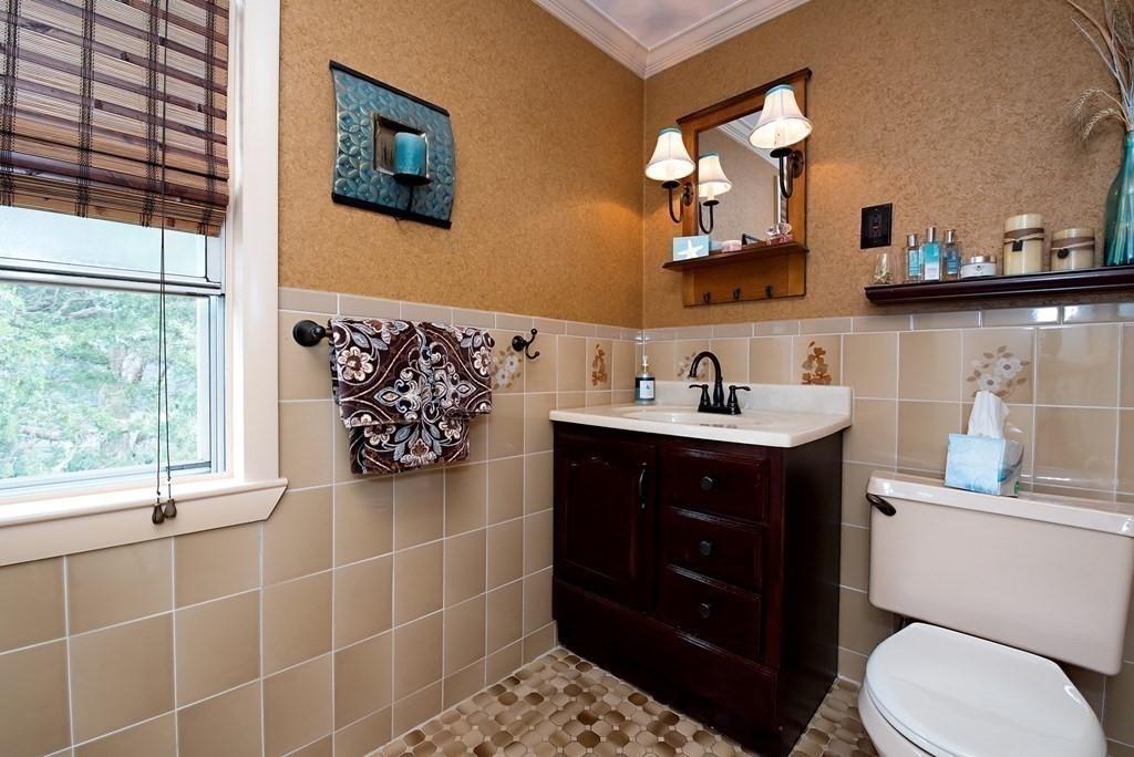 4 Hamilton Road Waltham, MA 02453 - Photo 31 of 42