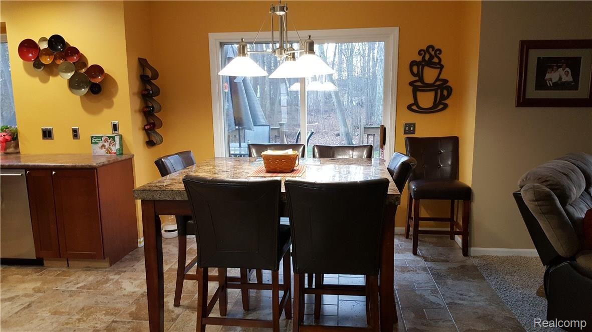 1452 Remsing Street Hartland, MI 48353 - Photo 17 of 24 20161129_164623.jpg