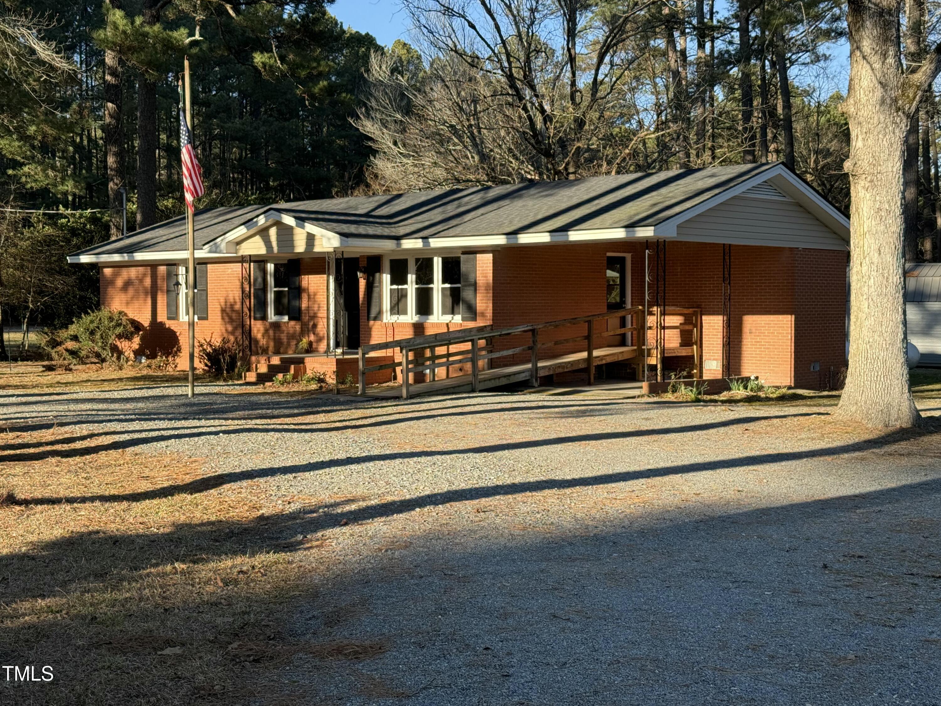 640 Crocker Road Smithfield, NC 27577 - Photo 1 of 28 tempImageLyEGaX
