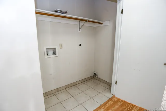 $1,500 | 153 Meadowland, Universal City, TX 78148