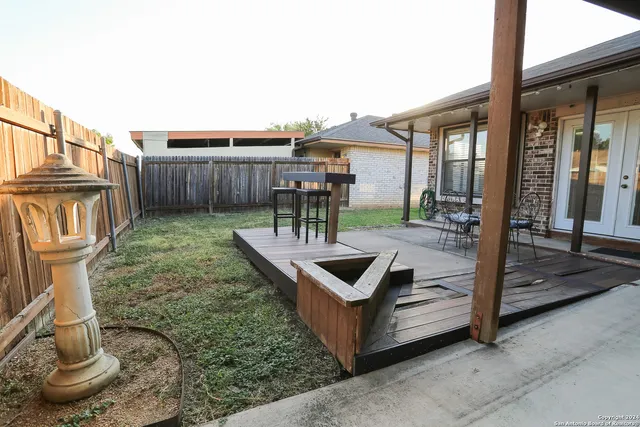 $1,500 | 153 Meadowland, Universal City, TX 78148