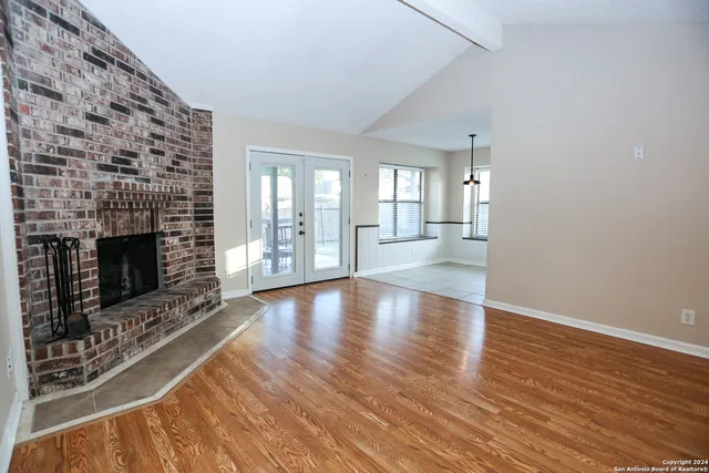 $1,500 | 153 Meadowland, Universal City, TX 78148