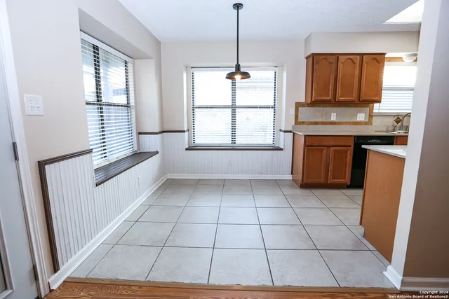 $1,500 | 153 Meadowland, Universal City, TX 78148