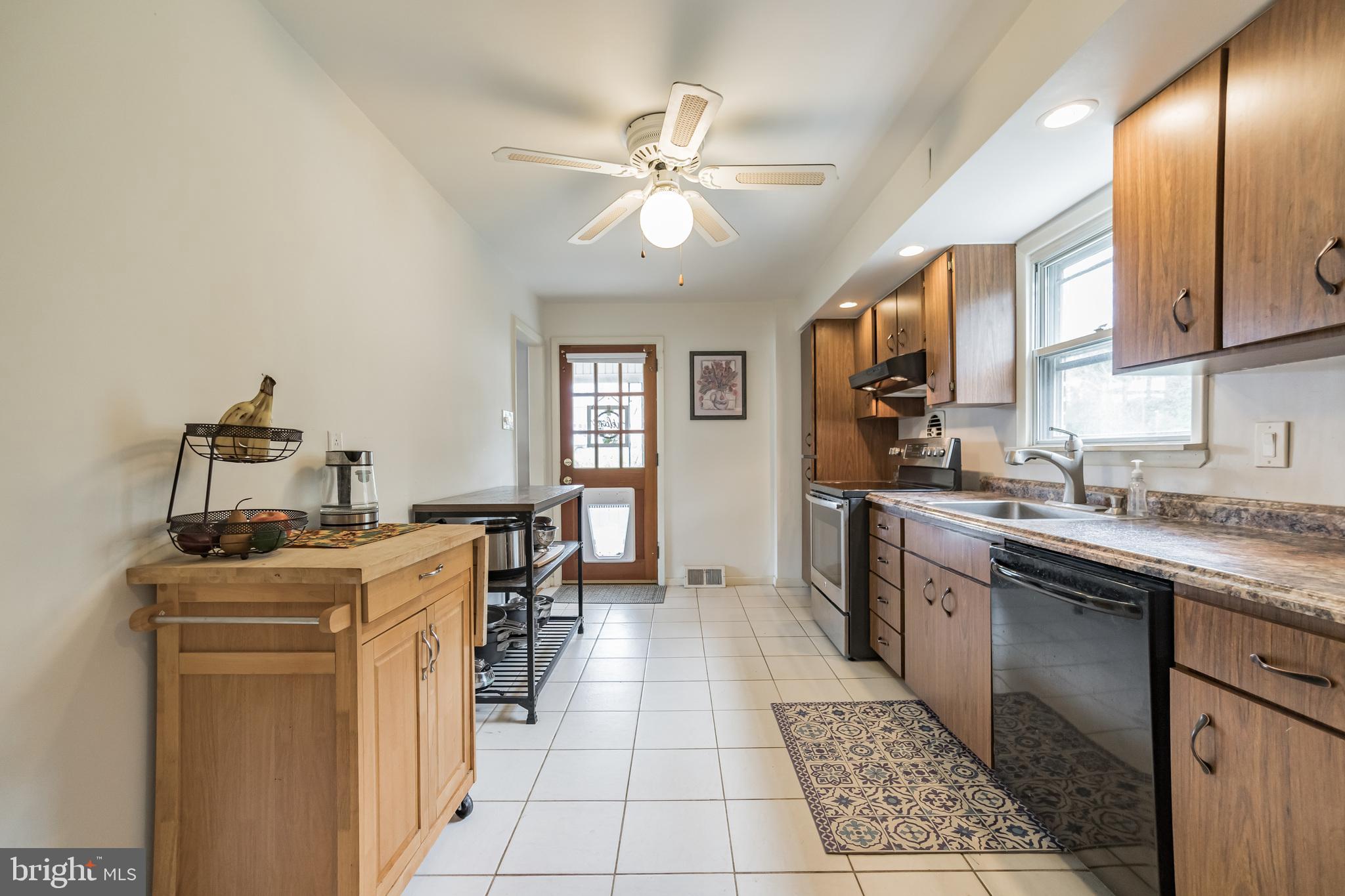 717 Hill Road Philadelphia, PA 19128 - Photo 13 of 30