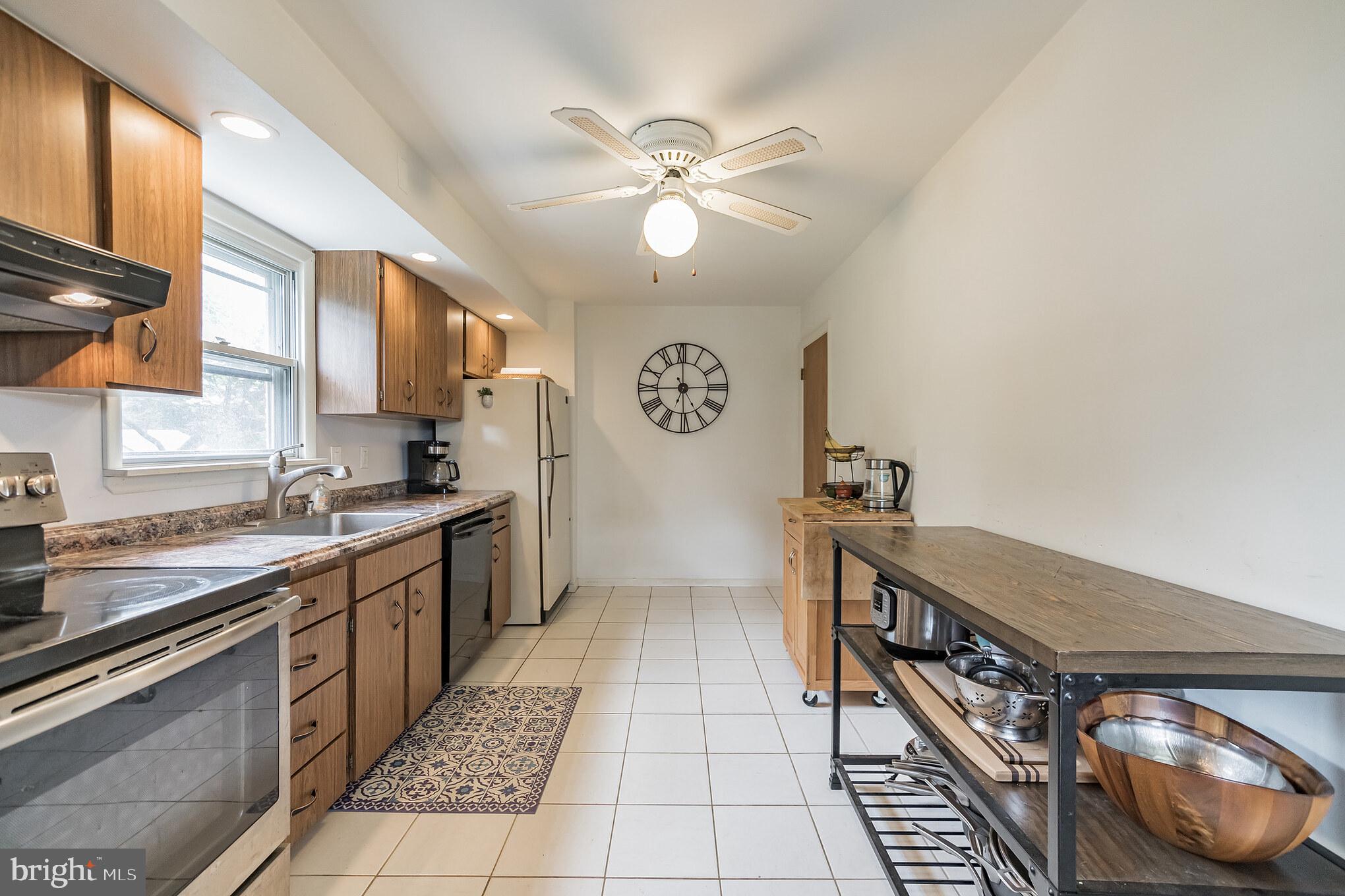 717 Hill Road Philadelphia, PA 19128 - Photo 15 of 30