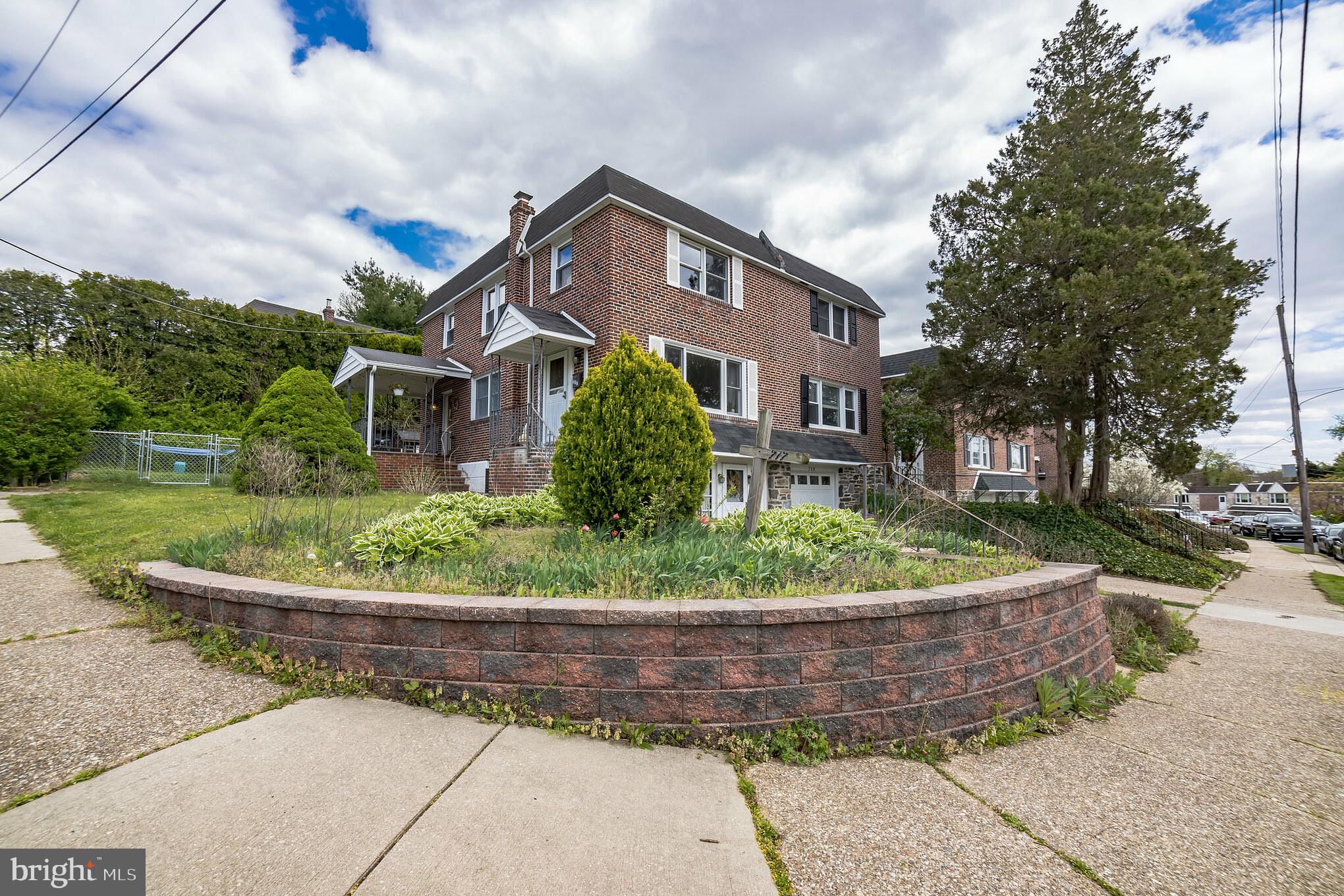 717 Hill Road Philadelphia, PA 19128 - Photo 3 of 30