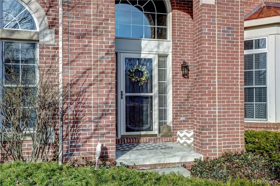 48573 Antique Road Canton, MI 48187 - Photo 36 of 40 003-48573AntiqueRd-Canton-MI-48187-full.jpg