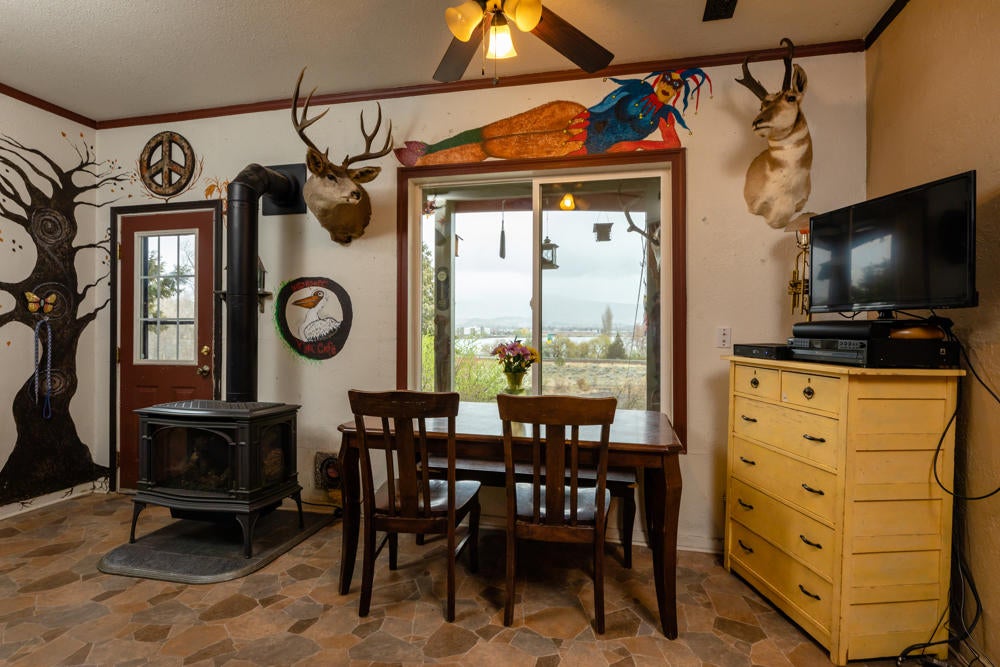 402 Riverside Drive Klamath Falls, OR 97601 - Photo 16 of 30 Dining Room with view of Lake Ewauna