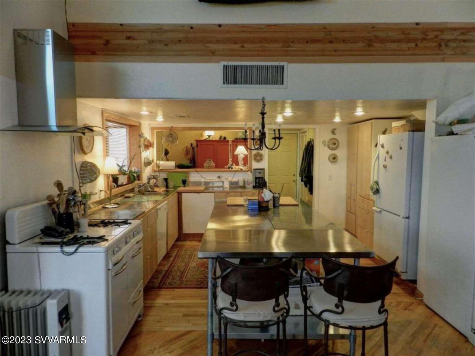 12675 Tuscan Ridge Road Cornville, AZ 86325 - Photo 6 of 19 Hall.3