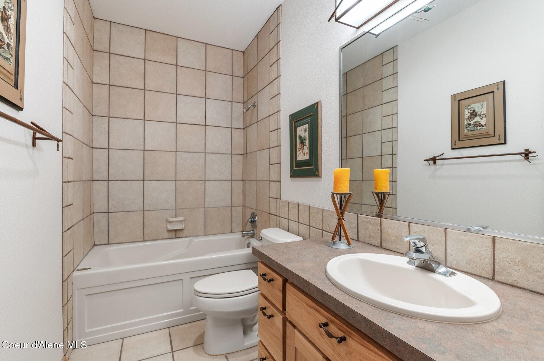 227 Crystal Springs Road, Unit 3 Sandpoint, ID 83864 - Photo 20 of 86 Main Level Bathroom