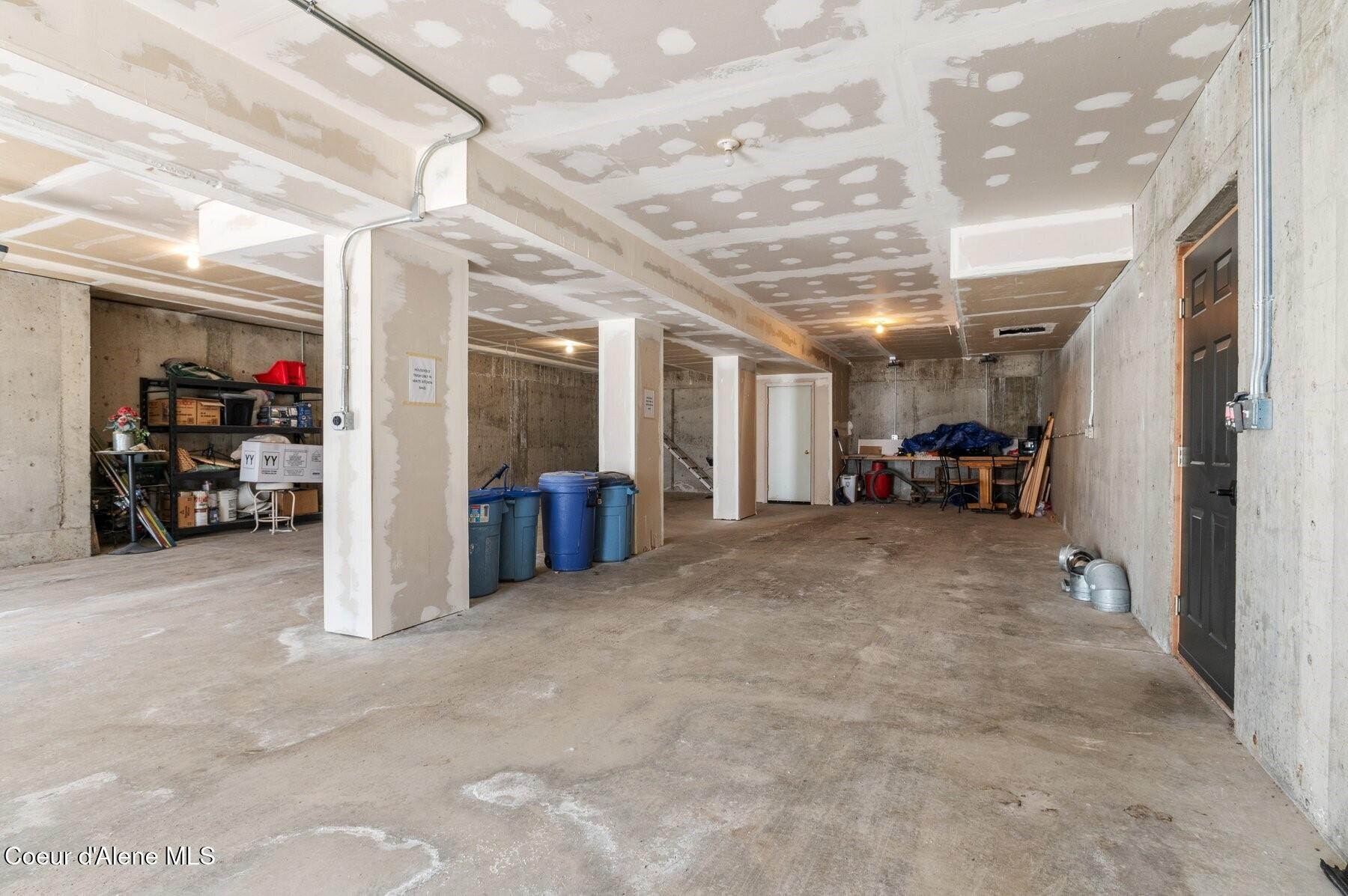 227 Crystal Springs Road, Unit 3 Sandpoint, ID 83864 - Photo 36 of 86 Three Car Tandem Garage