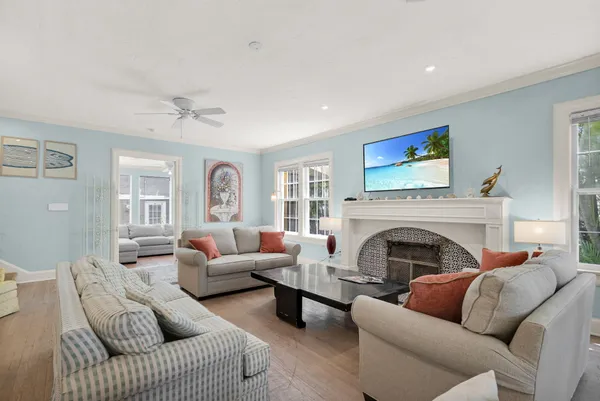 $4,350 | 519 28th Street, Unit MAIN HOUSE, West Palm Beach, FL 33407