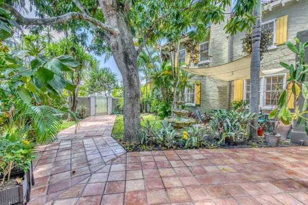 $4,350 | 519 28th Street, Unit MAIN HOUSE, West Palm Beach, FL 33407