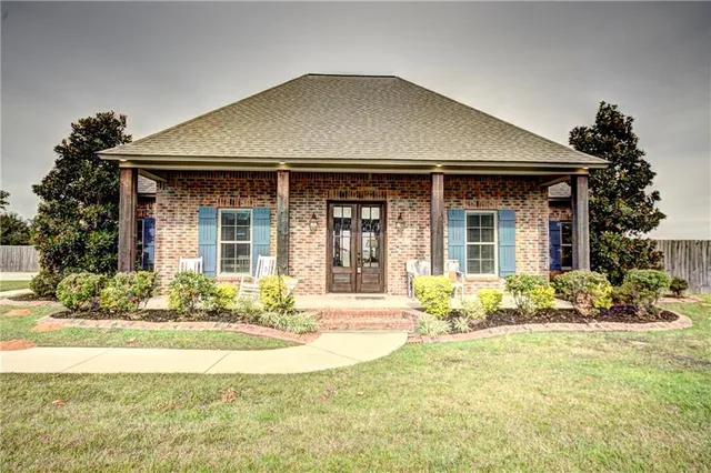 $359,000 | 379 St Francis Avenue, Natchitoches, LA 71457