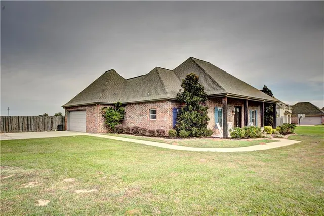 $359,000 | 379 St Francis Avenue, Natchitoches, LA 71457