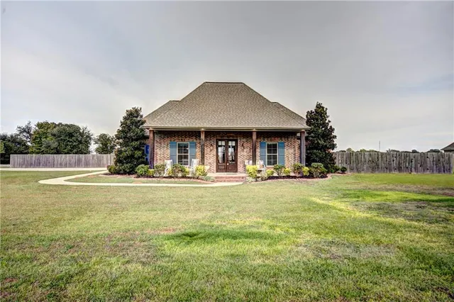 $359,000 | 379 St Francis Avenue, Natchitoches, LA 71457