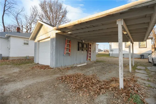 $203,500 | 103 East Shawnee Street, Paola, KS 66071