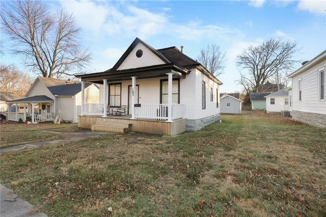 $203,500 | 103 East Shawnee Street, Paola, KS 66071