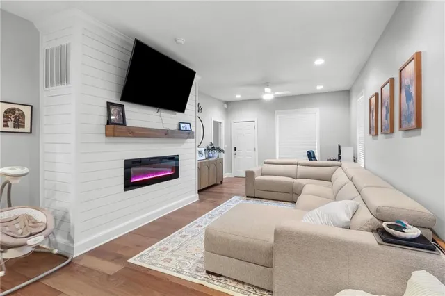 $203,500 | 103 East Shawnee Street, Paola, KS 66071