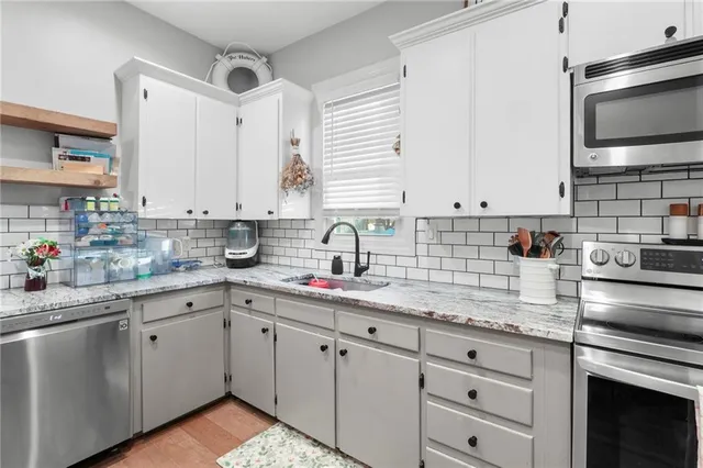 $203,500 | 103 East Shawnee Street, Paola, KS 66071