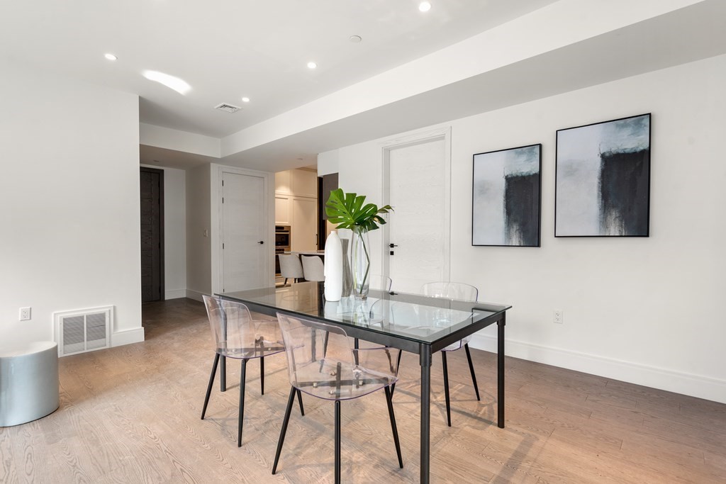 69 Walnut Street, Unit 3 Brookline, MA 02445 - Photo 14 of 23 Gallery Image 14