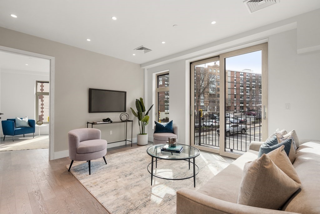 69 Walnut Street, Unit 3 Brookline, MA 02445 - Photo 21 of 23 Gallery Image 21