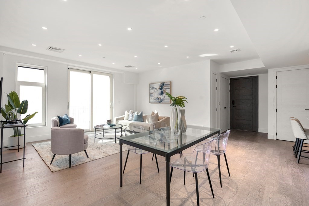 69 Walnut Street, Unit 3 Brookline, MA 02445 - Photo 7 of 23 Gallery Image 7