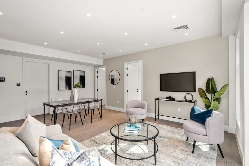 69 Walnut Street, Unit 3 Brookline, MA 02445 - Photo 10 of 23 Gallery Image 10