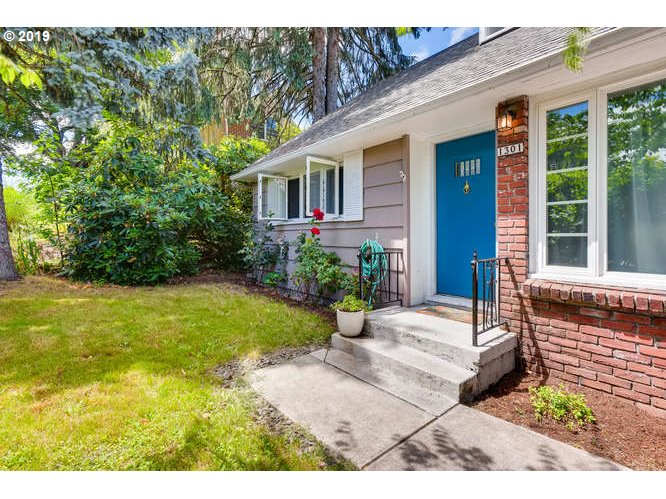 1301 Southwest Spring Garden Street Portland, OR 97219 - Photo 4 of 28 Gallery Image 4