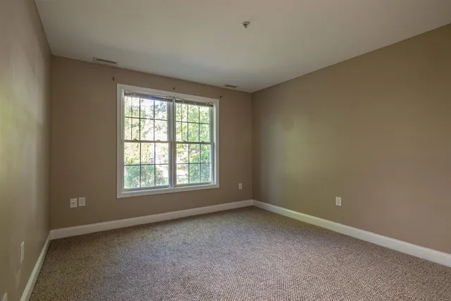 $2,400 | 45 Bog Road, Unit A 5, Concord, NH 03303