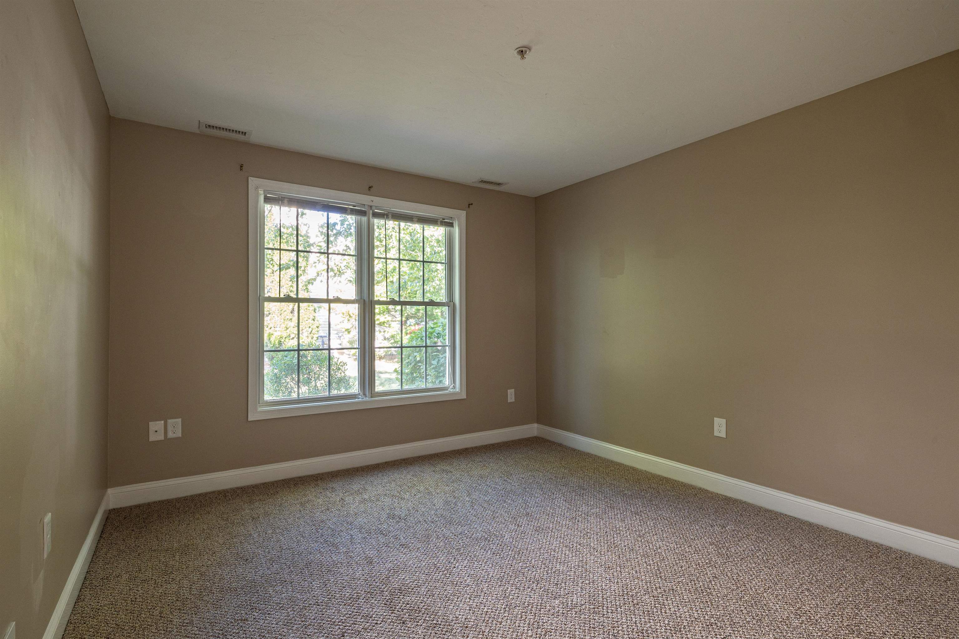 45 Bog Road, Unit A 5 Concord, NH 03303 - Photo 14 of 32