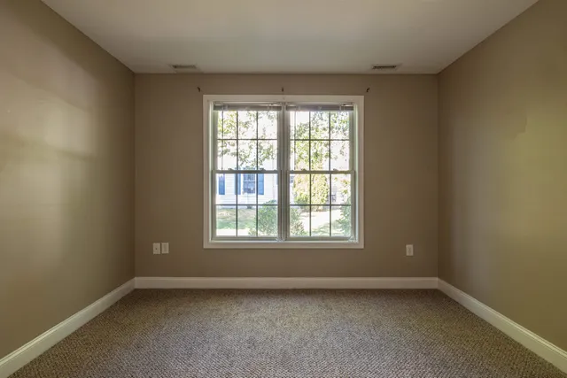 $2,400 | 45 Bog Road, Unit A 5, Concord, NH 03303