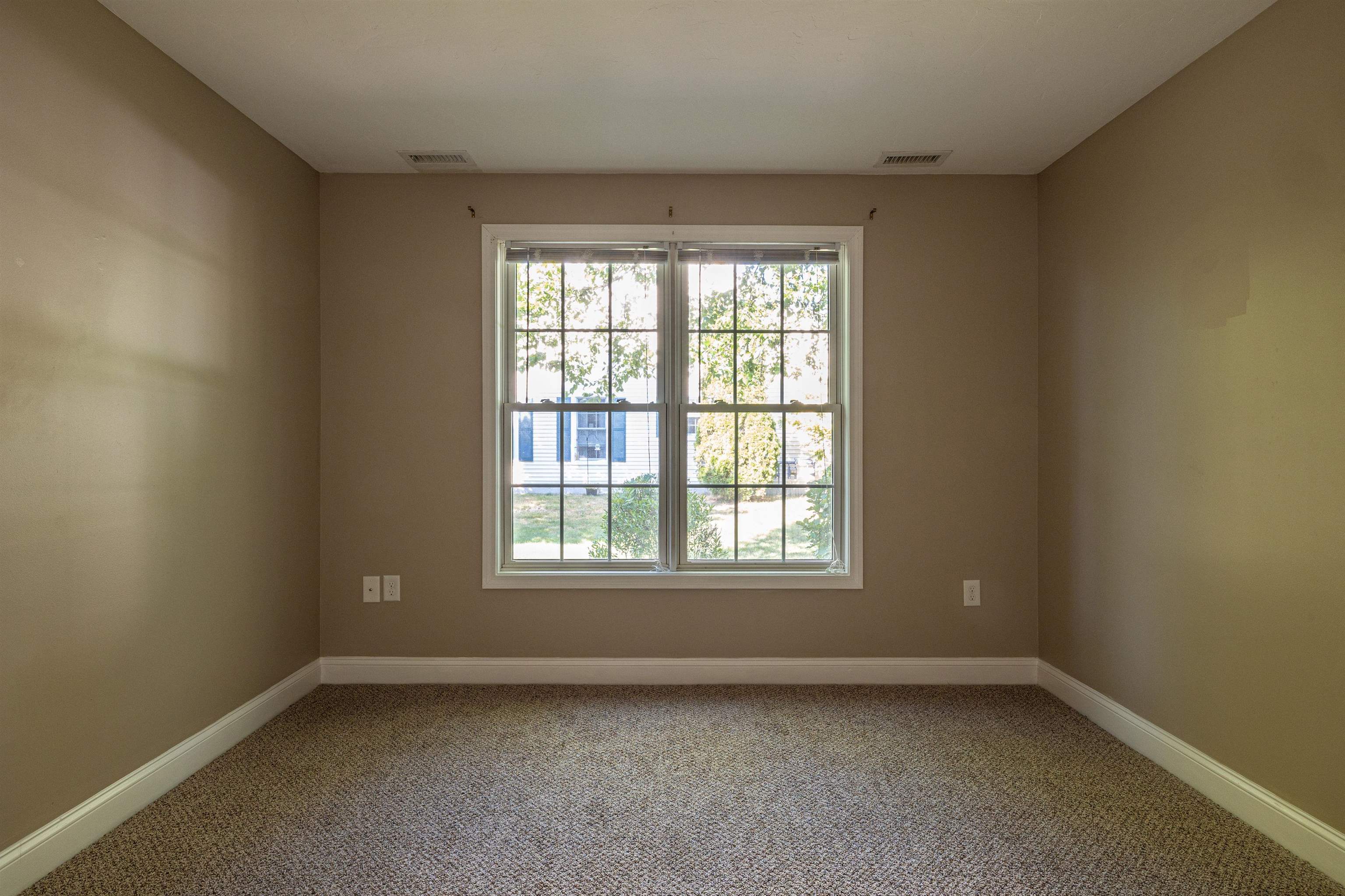 45 Bog Road, Unit A 5 Concord, NH 03303 - Photo 15 of 32