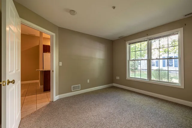 $2,400 | 45 Bog Road, Unit A 5, Concord, NH 03303