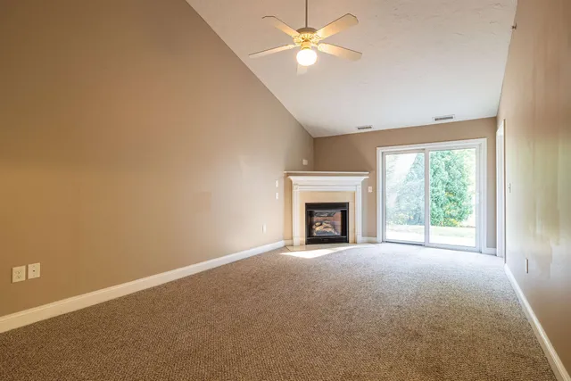 $2,400 | 45 Bog Road, Unit A 5, Concord, NH 03303