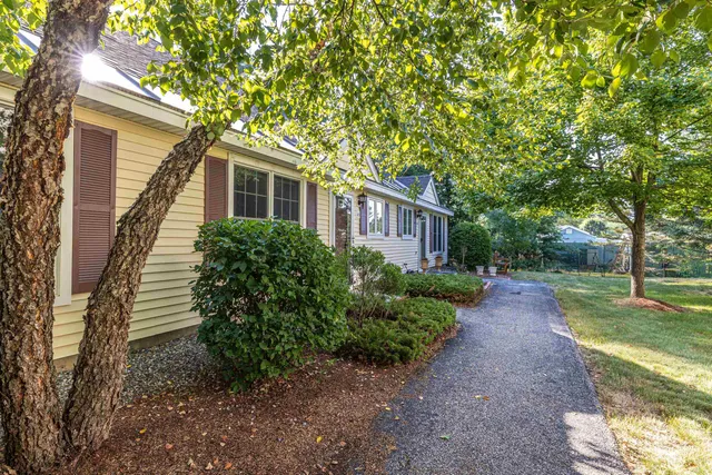 $2,400 | 45 Bog Road, Unit A 5, Concord, NH 03303