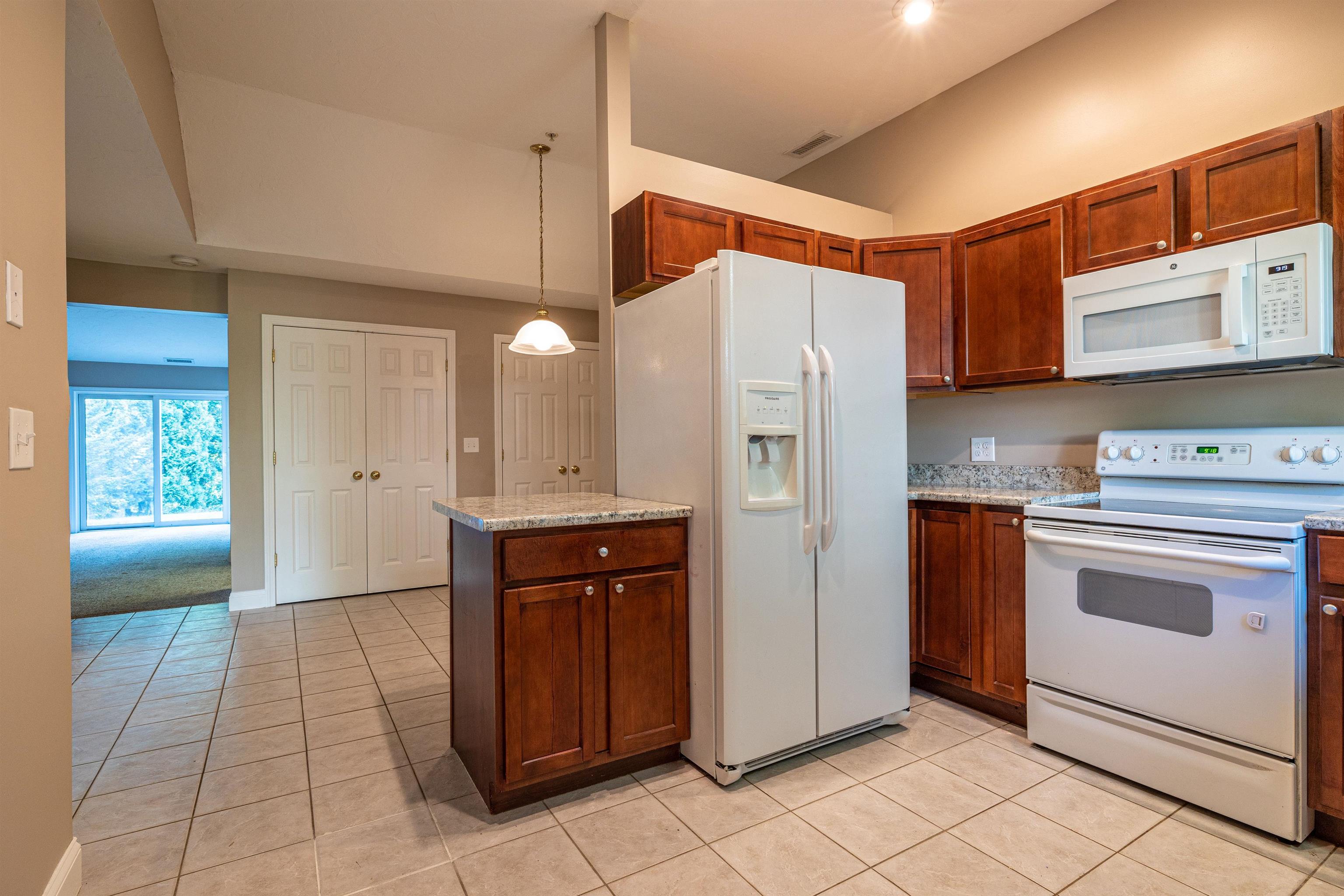 45 Bog Road, Unit A 5 Concord, NH 03303 - Photo 5 of 32