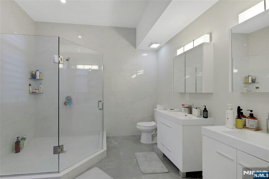 229 6th Street, Unit A Fairview, NJ 07022 - Photo 21 of 35