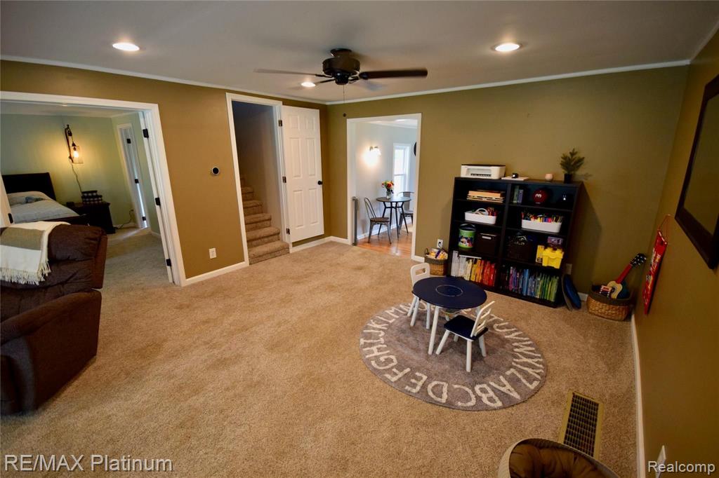 9163 Hogan Road Fenton, MI 48430 - Photo 5 of 34