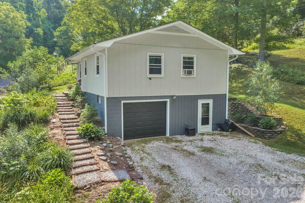 644 Valley Road Spruce Pine, NC 28777 - Photo 5 of 21