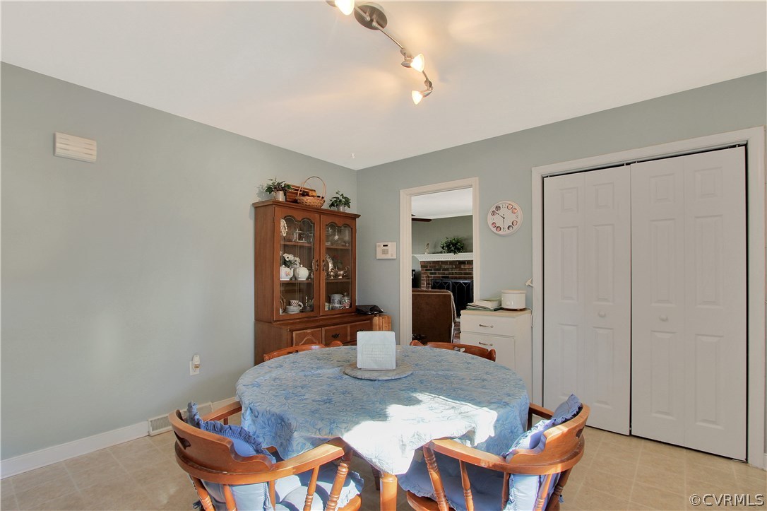 10009 Wycliff Road Chesterfield, VA 23236 - Photo 11 of 24 a view of a dining room with furniture