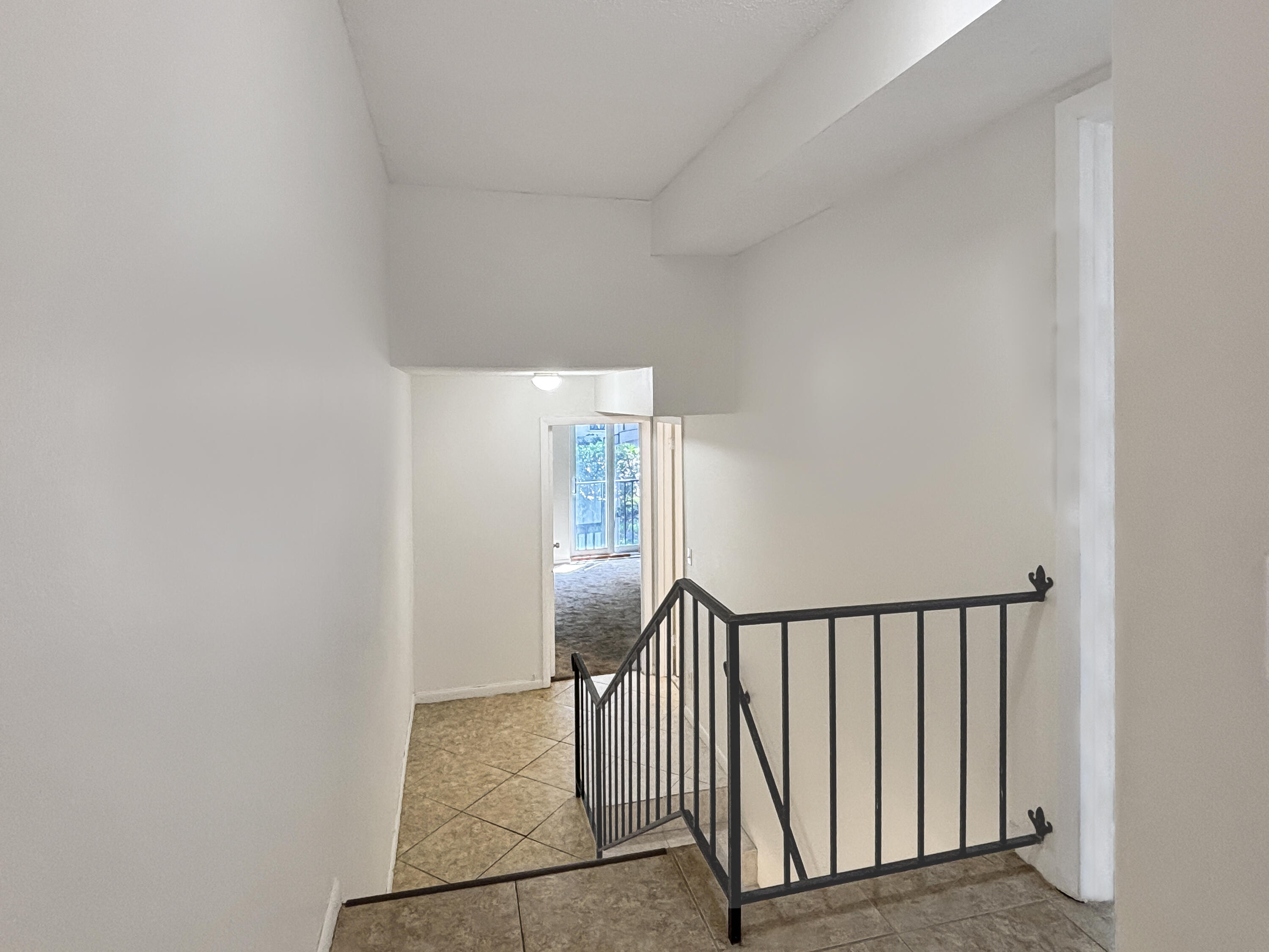 390 Golfview Road, Unit I North Palm Beach, FL 33408 - Photo 19 of 34 a view of a livingroom with a window