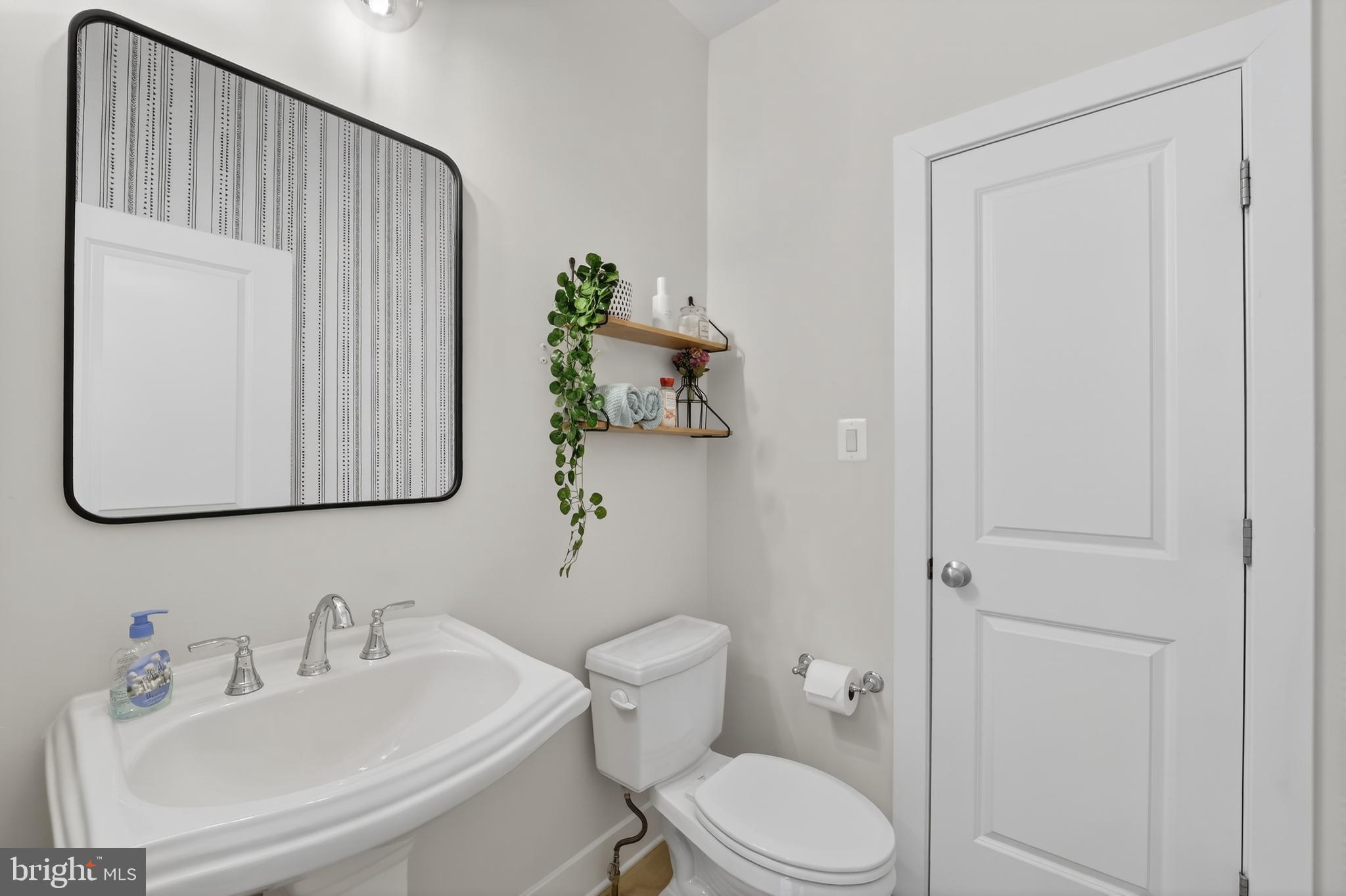 22129 Clarksburg Road Clarksburg, MD 20871 - Photo 19 of 61 Powder Room